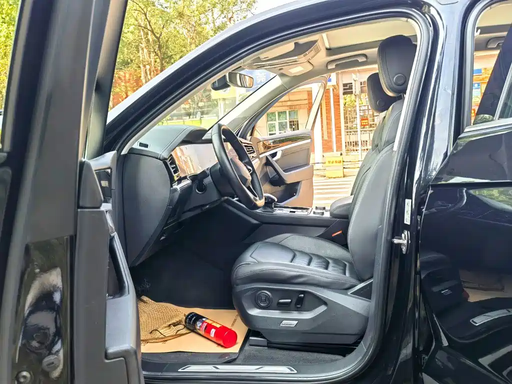 Фото 8 - Volkswagen Touareg