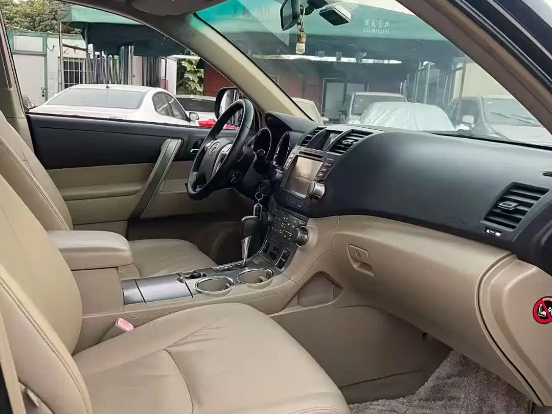 Toyota Highlander 2011 2.7L 2WD 7-seat Elite фото 6