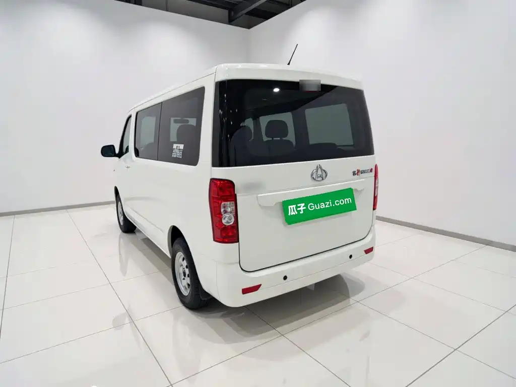 Changan Kaicheng Changan Ruixing EM60 2025 2025 Passenger Version Comfort 6-Seater 300km with Lift-up Tailgate