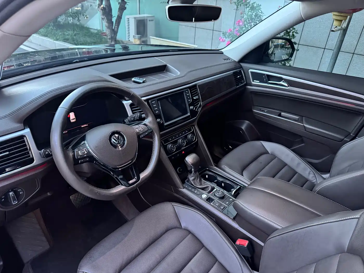 Volkswagen Teramont 2017 530 V6 4WD Flagship Edition фото 16