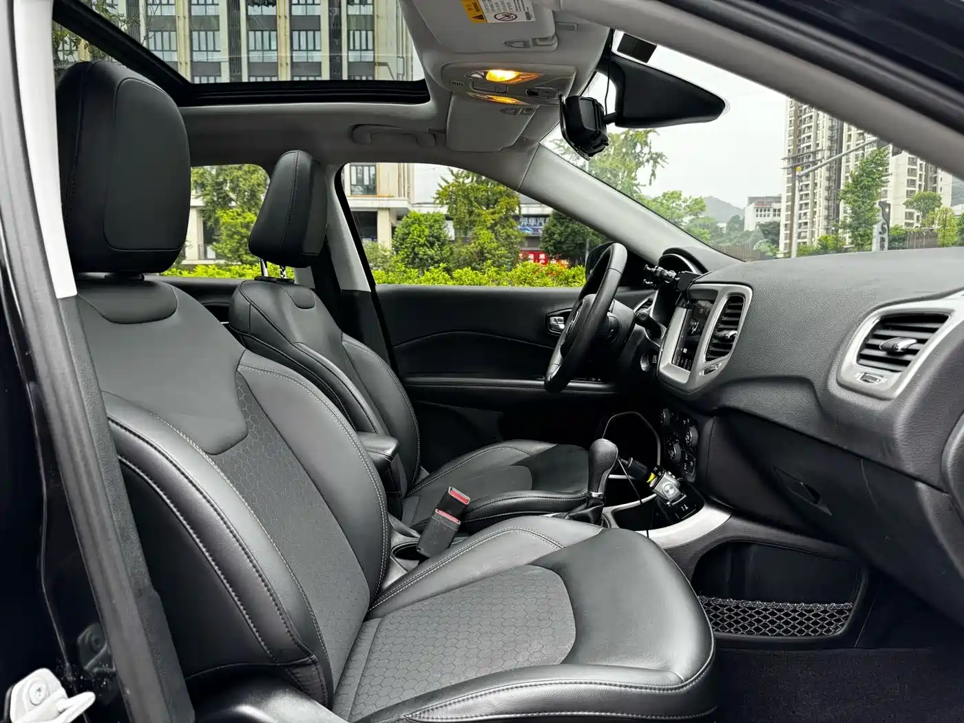Фото 9 - Jeep Compass
