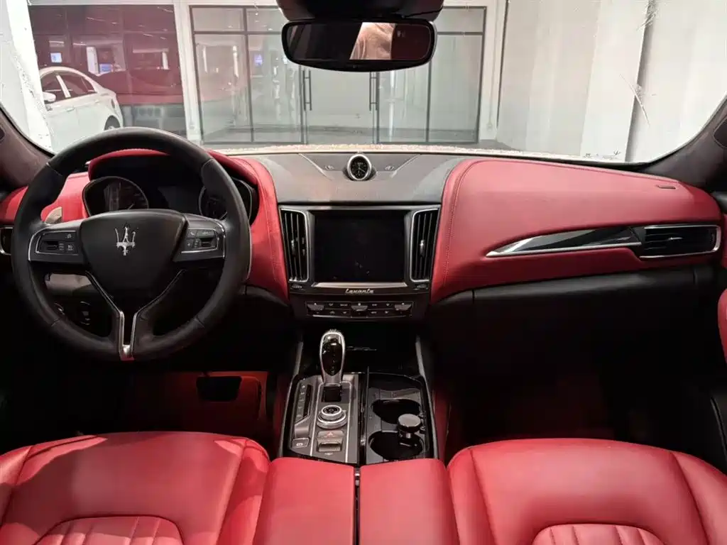 Maserati Levante 2016 3.0T Standard фото 5
