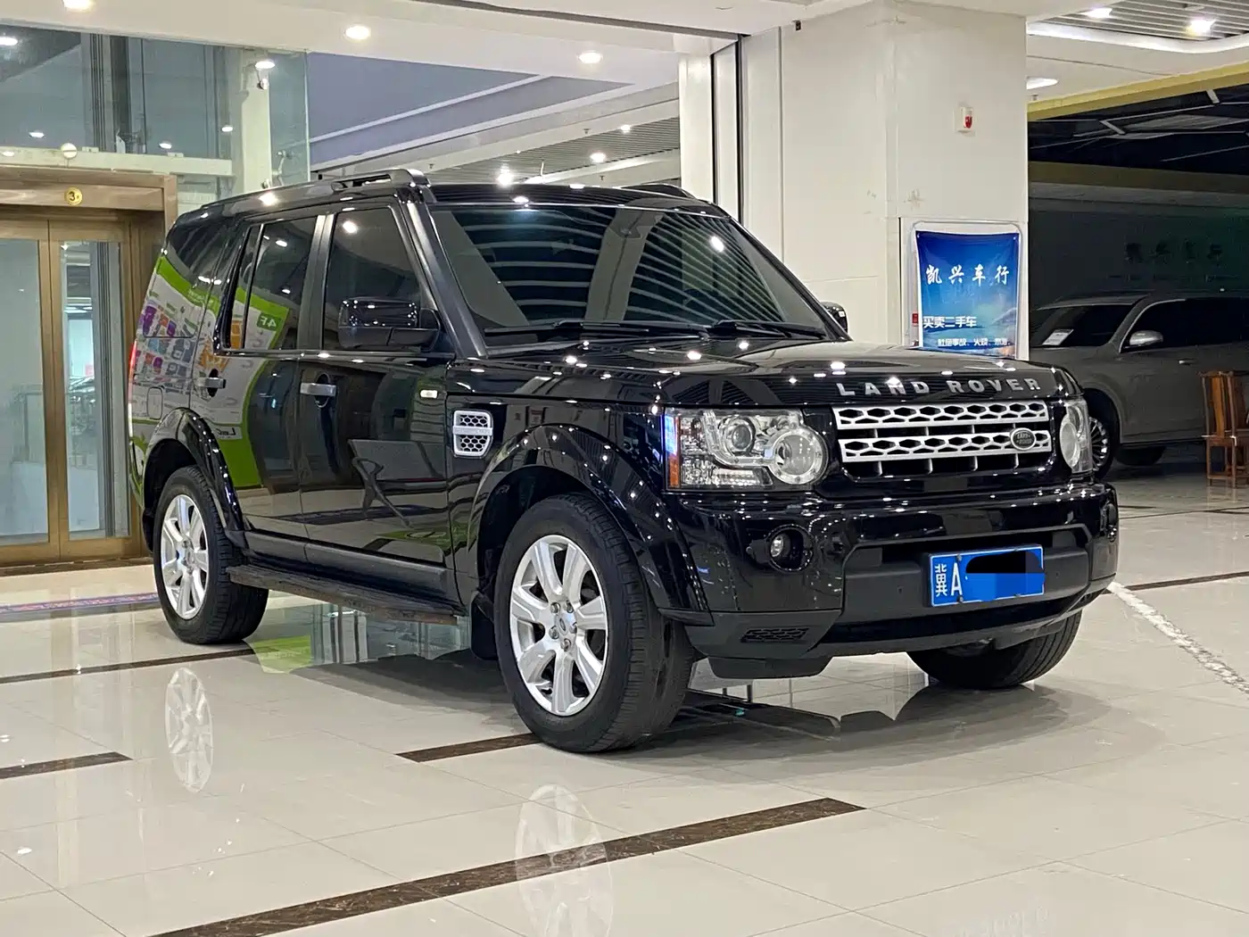 Land Rover Discovery 2013 3.0 SDV6 HSE Diesel фото 3