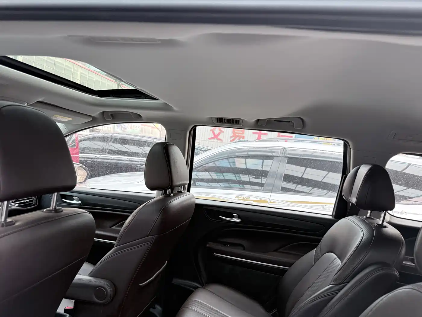 GAC Trumpchi Trumpchi M6 2019 270T Automatic Luxury (7-seater) China V фото 10