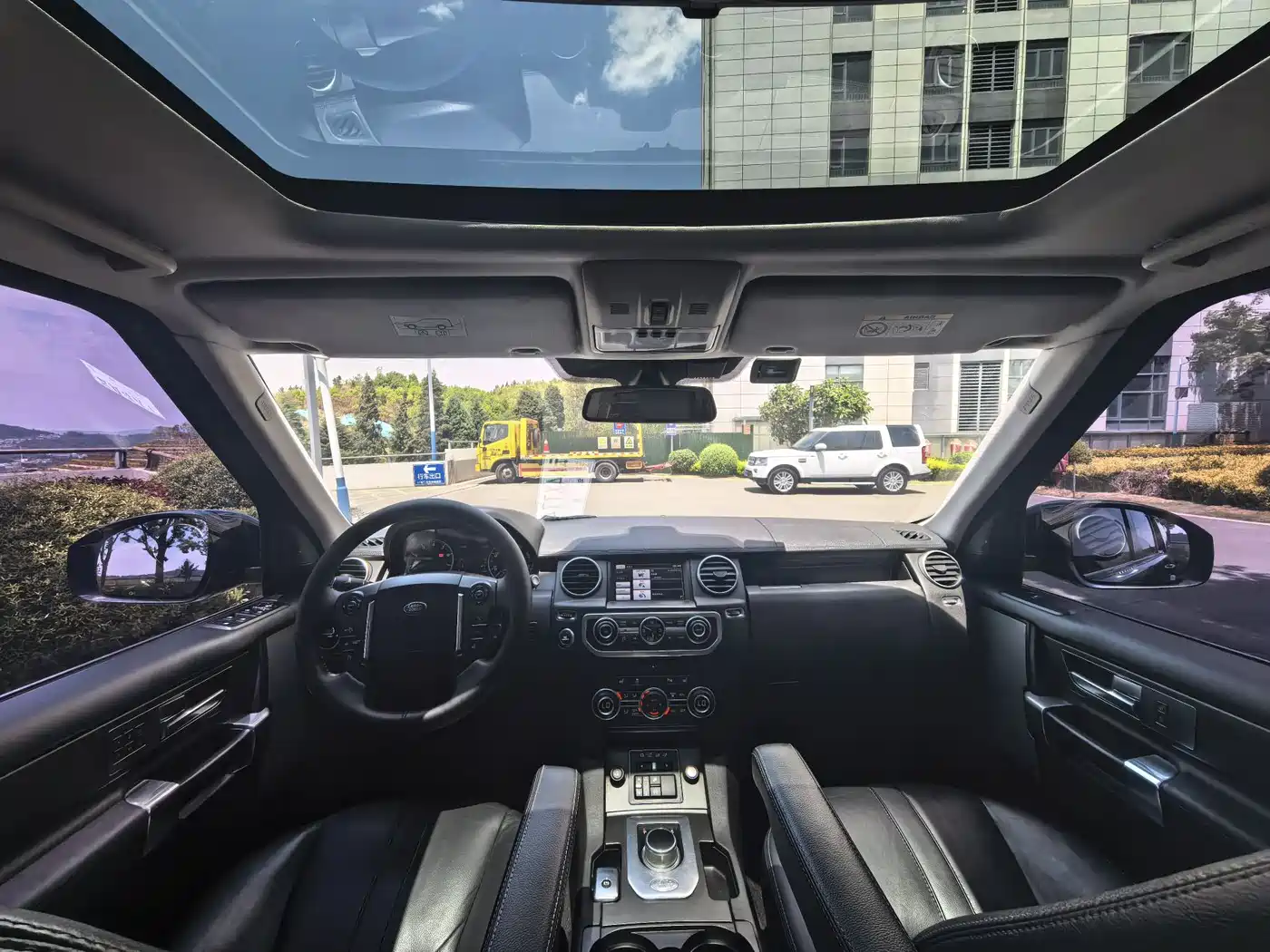 Land Rover Discovery 2016 3.0 SC V6 HSE фото 9