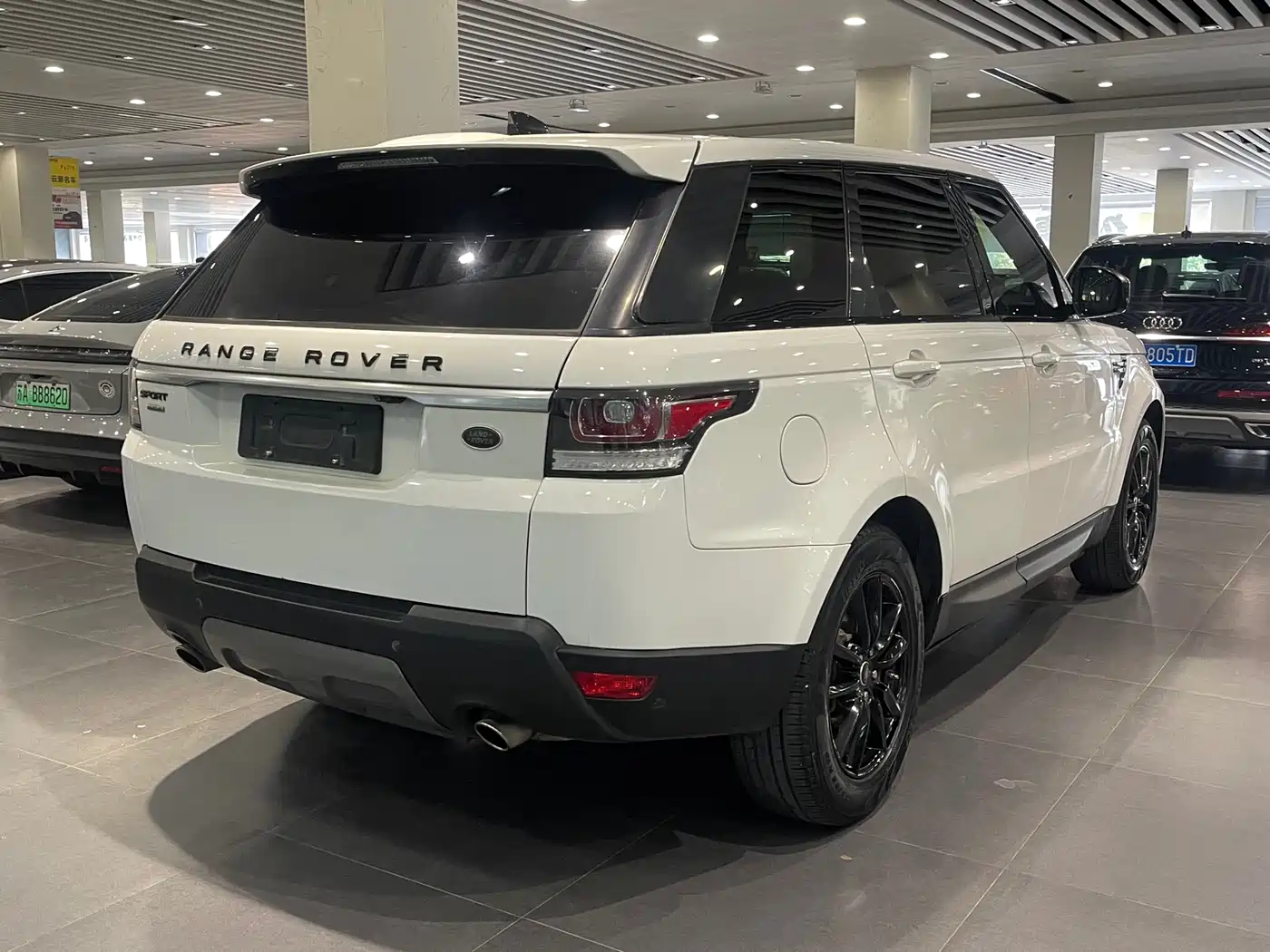 Land Rover Range Rover Sport 2017 3.0 SC V6 SE фото 5