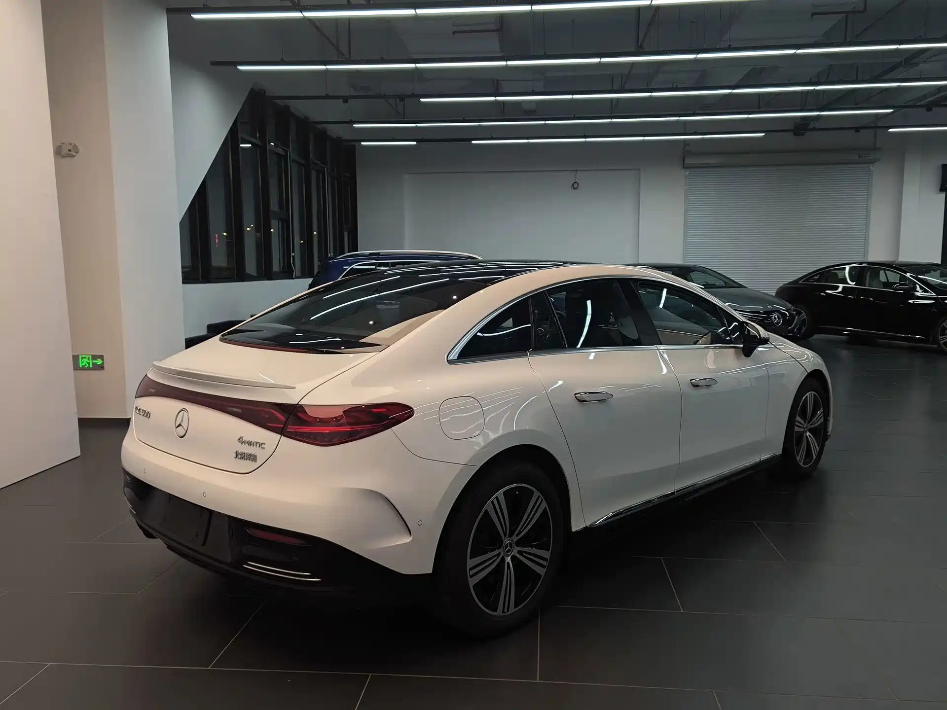 Фото 6 - Mercedes-Benz EQE