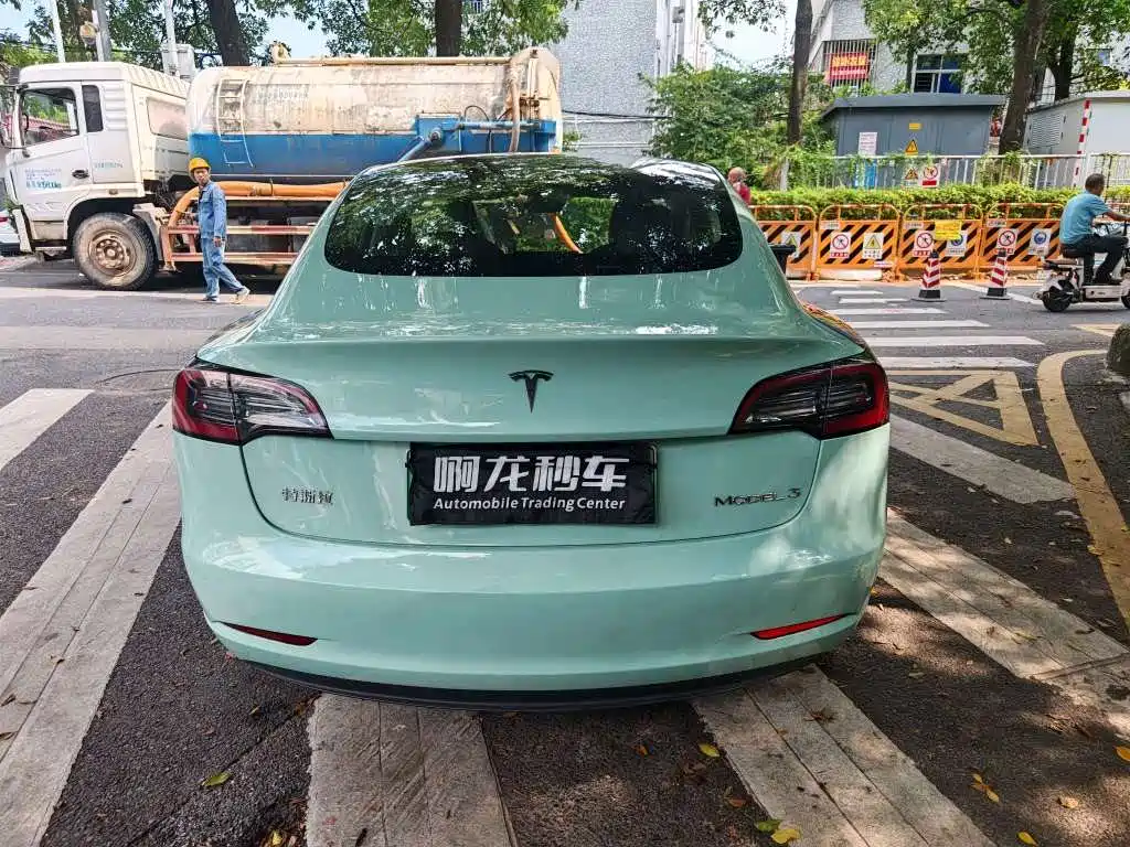 Фото 9 - Tesla Model 3