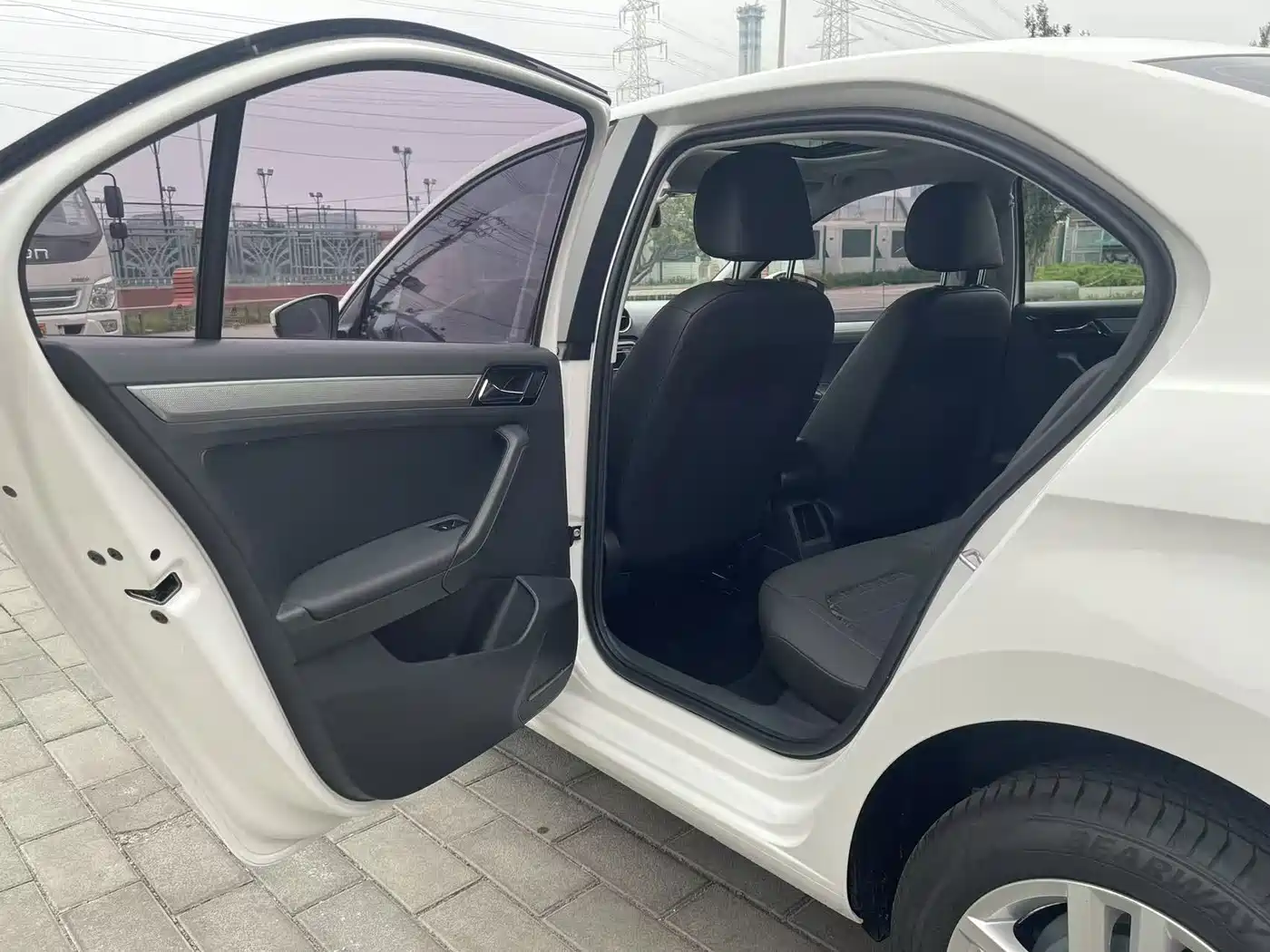 Volkswagen Jetta 2017 1.5L Automatic Comfort фото 12