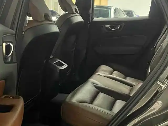 Фото 7 - Volvo XC60