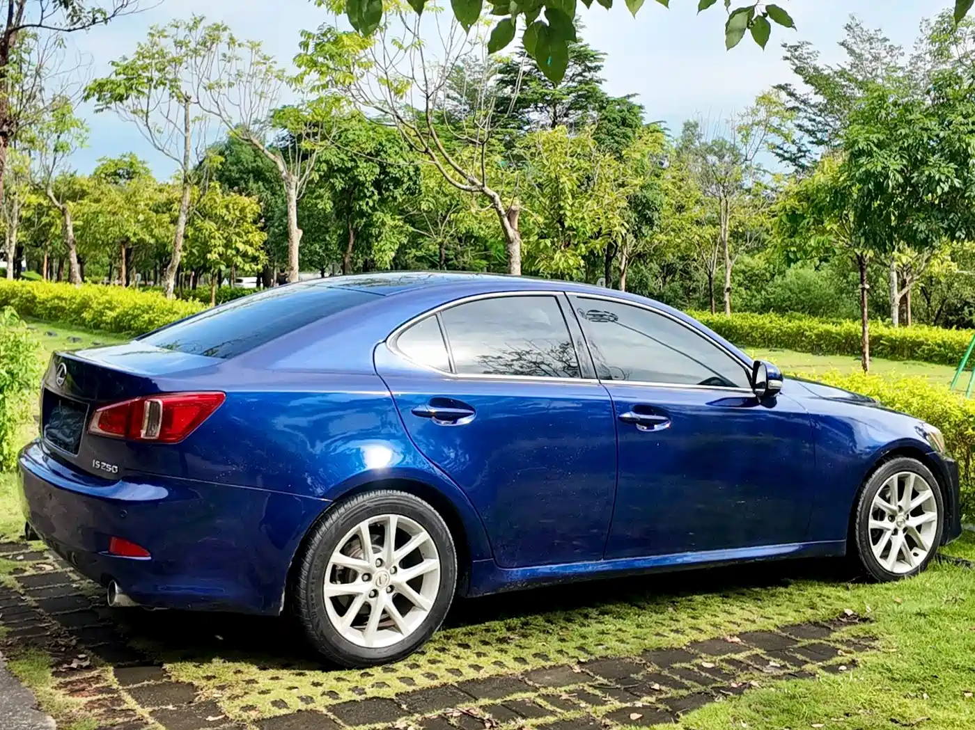 Фото 23 - Lexus IS