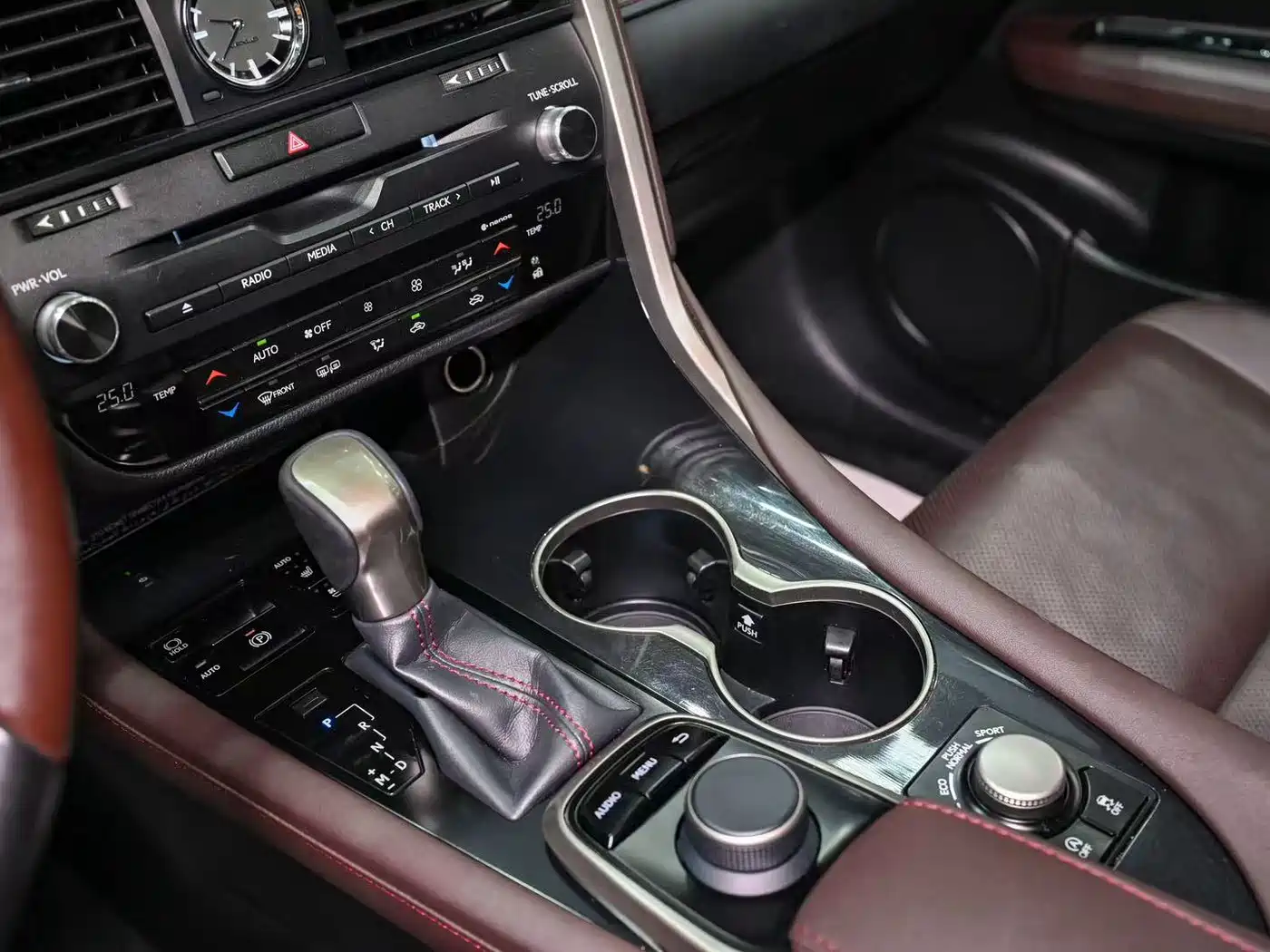 Lexus RX 2016 300 4WD Elegance Edition (China V) фото 10