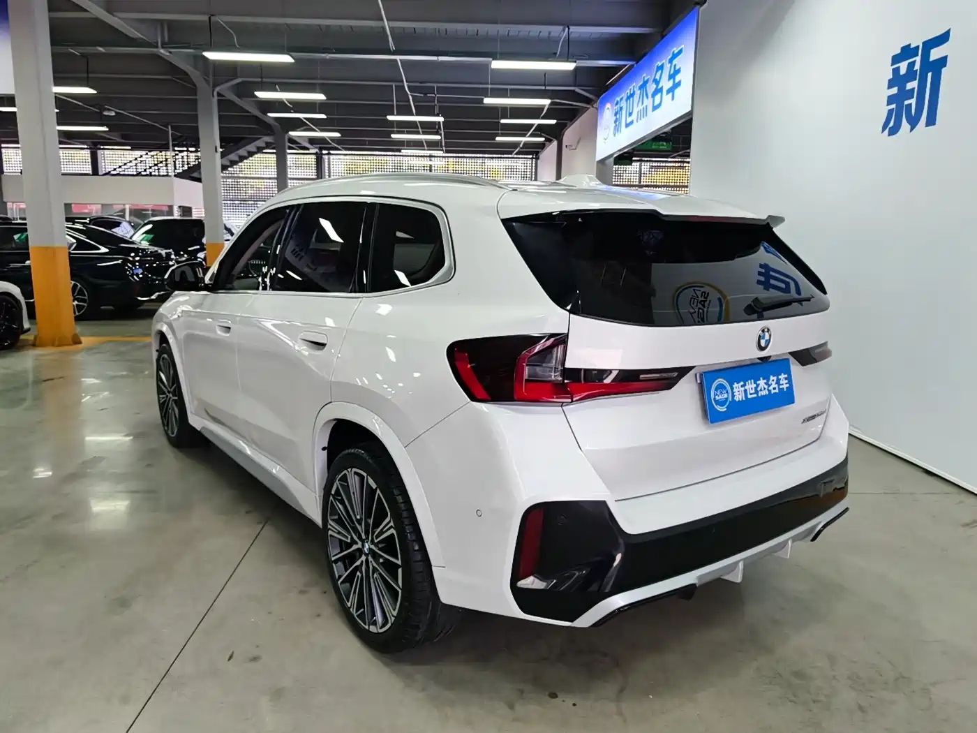 BMW X1 2024 xDrive25Li M Sport Package фото 12