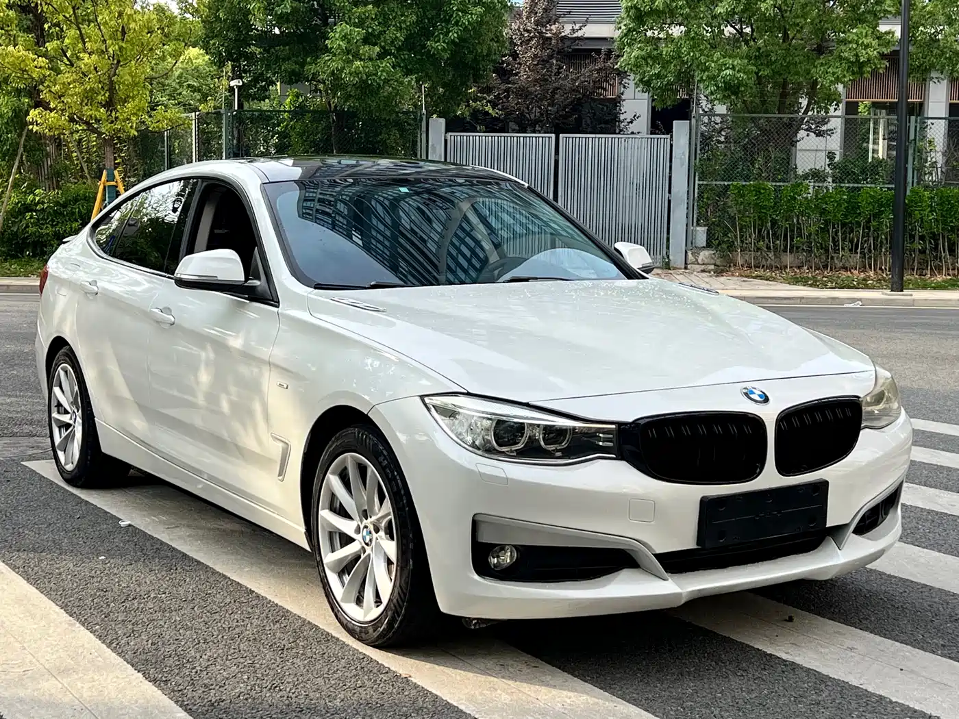 BMW 3 Series GT 2014 320i Design Package фото 3