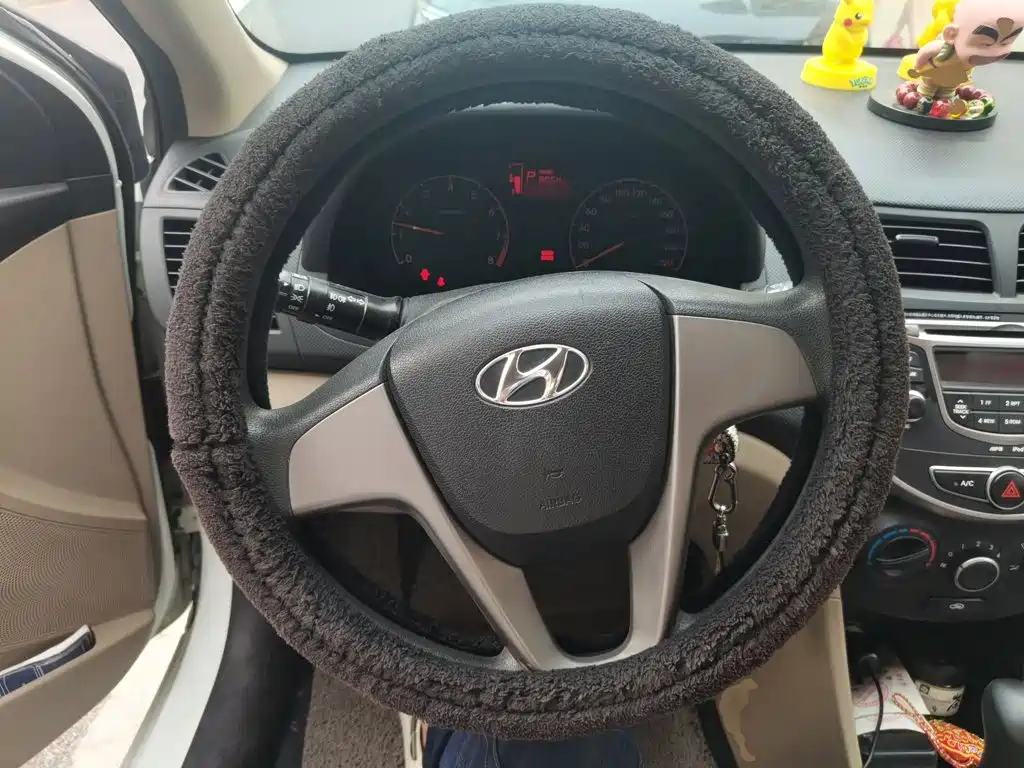 صورة 3 - Hyundai Verna