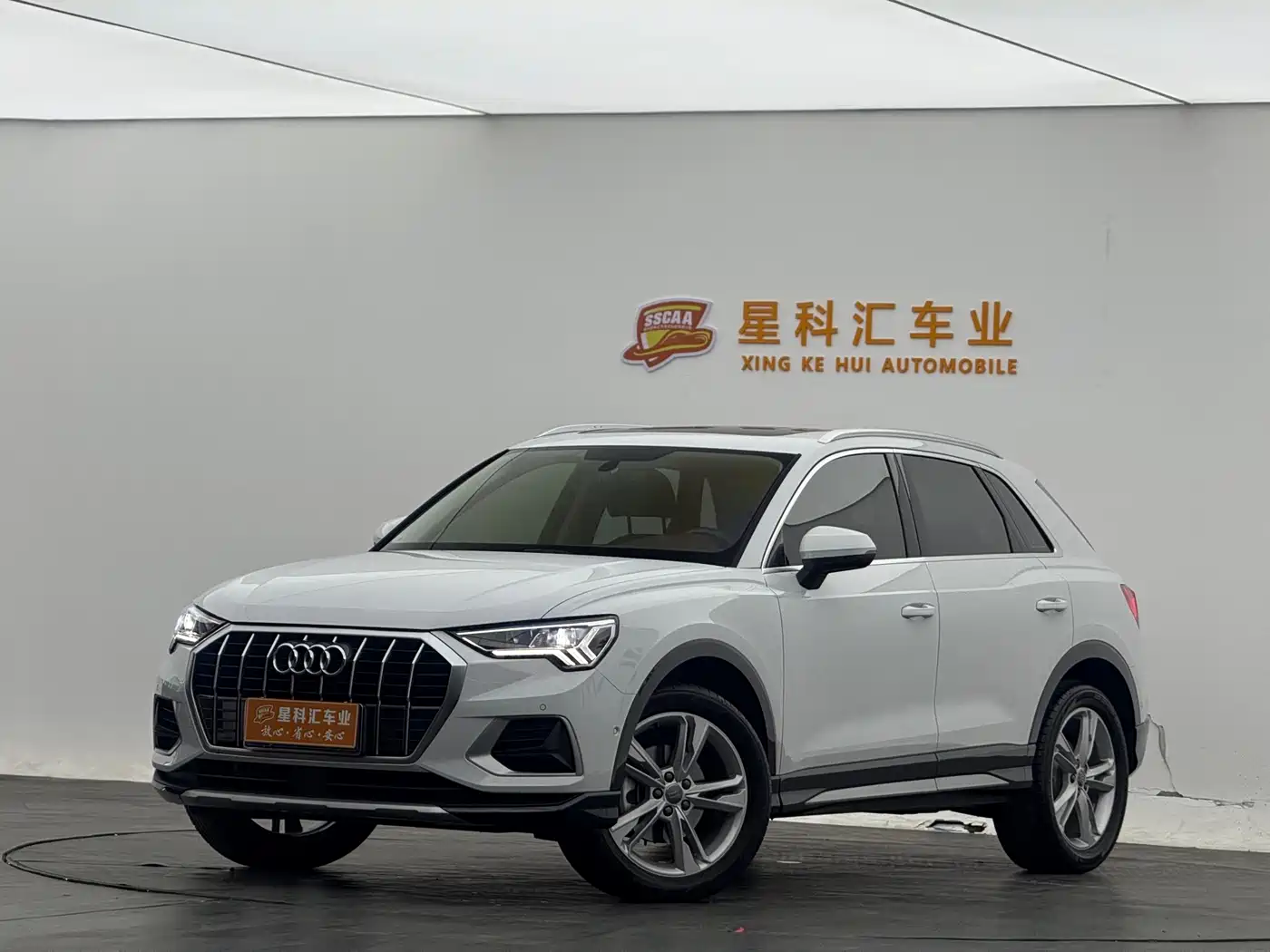 AUDI Q3