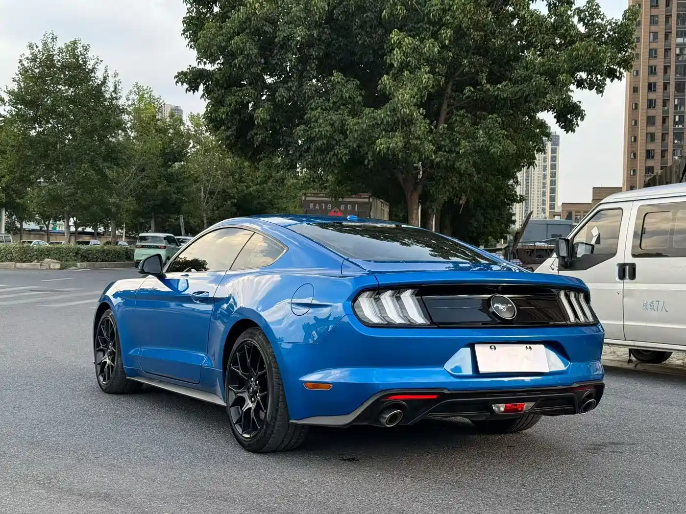 Фото 9 - Ford Mustang