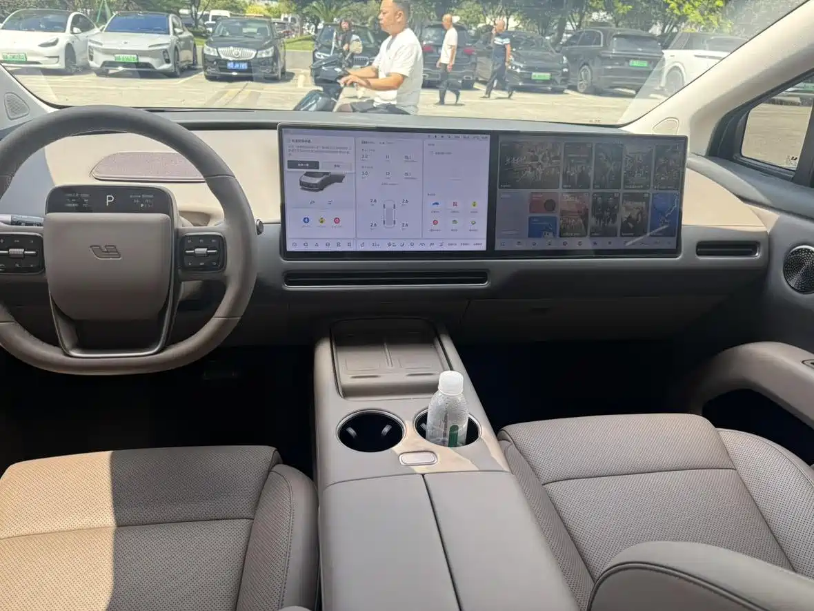 Li Auto Li i8 2025 2025 Standard Edition