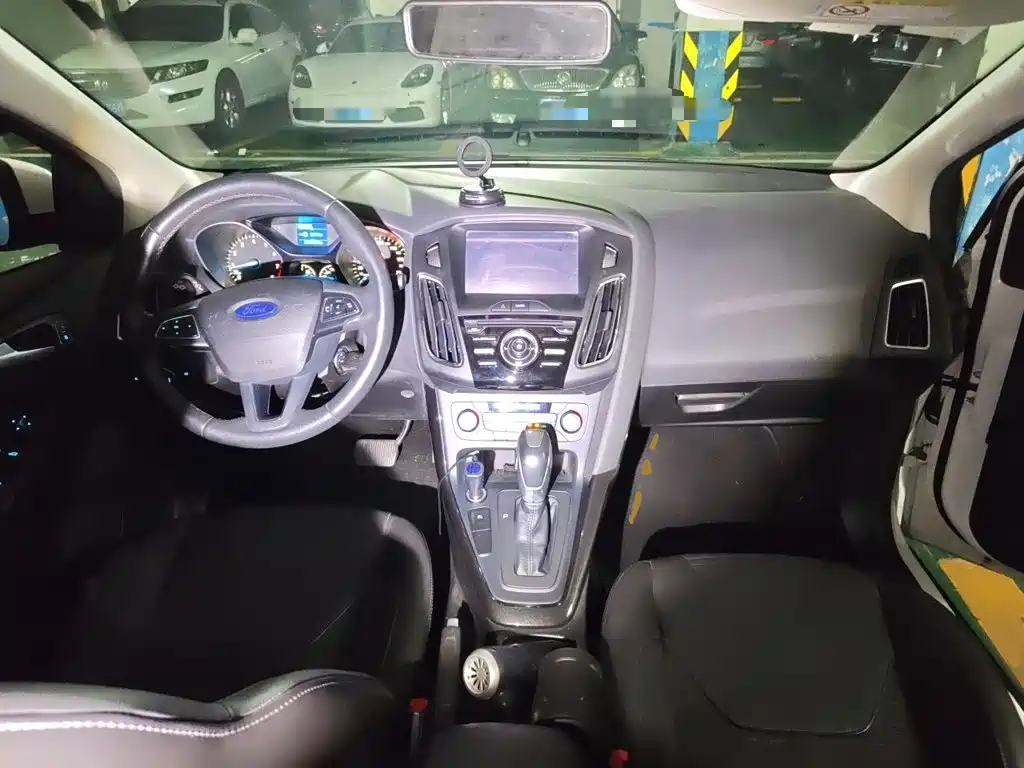 Photo 5 - Ford Focus