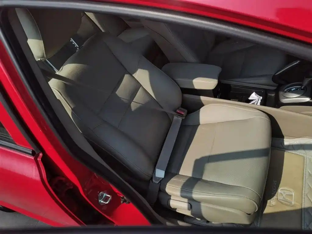 CIIMO CIIMO 2014 2012 1.8L Automatic