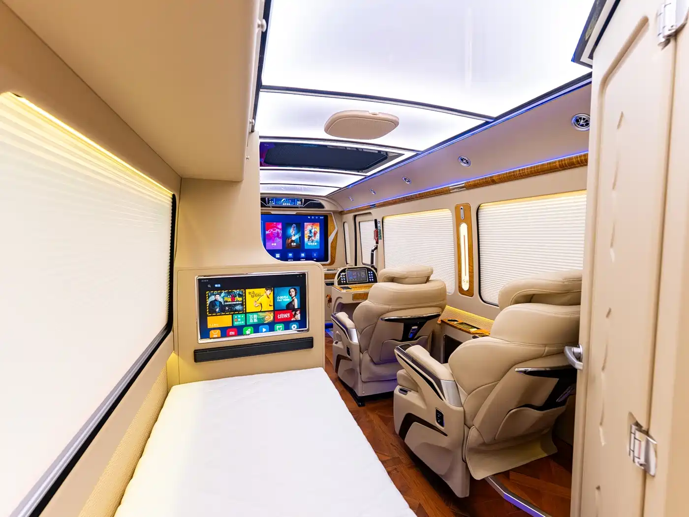 Hongqi Guoyue 2024 3.0T Luxury Edition 17-Seater фото 14