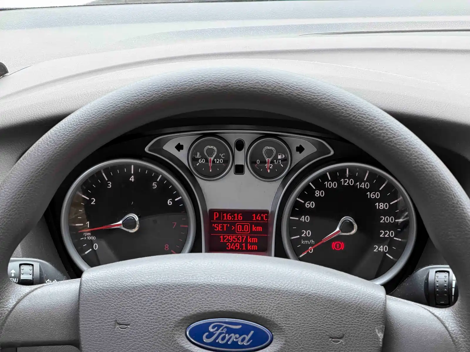 Фото 12 - Ford Focus