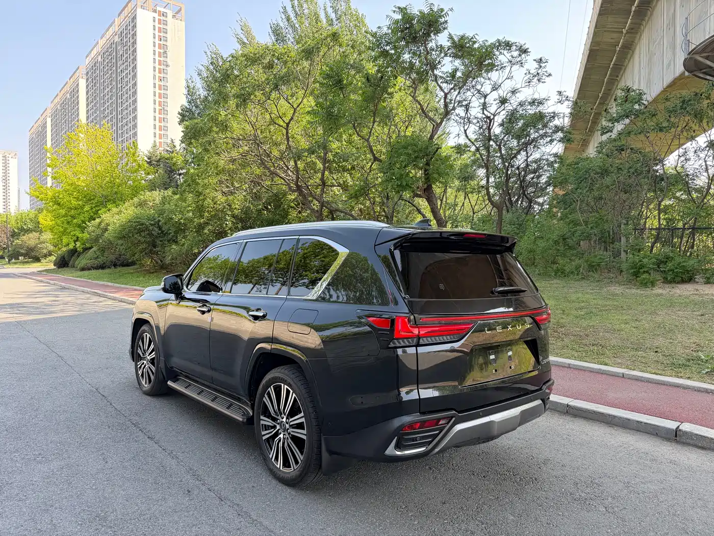 Lexus LX 2025 700h Boundary Edition фото 4