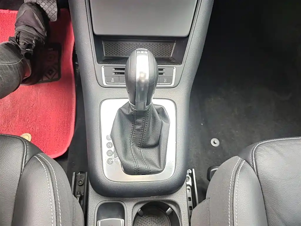 Volkswagen Tiguan 2016 280TSI Automatic 2WD Silk Road Comfort фото 14