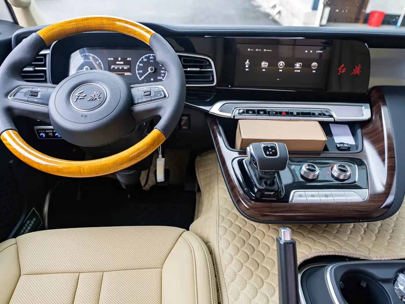 Hongqi Guoyue 2024 3.0T Luxury Edition 17-Seater фото 30