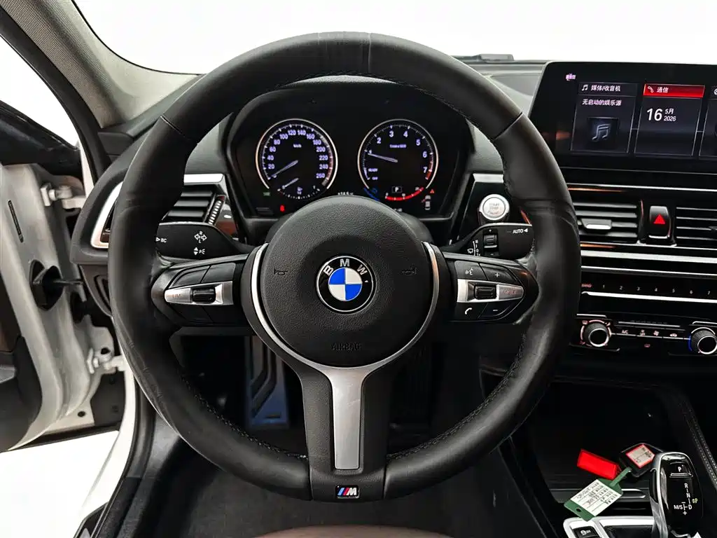 BMW 1 Series 2021 120i M Sport Shadow Edition фото 11