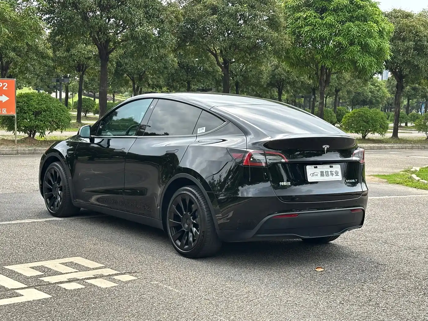 TESLA MODEL Y