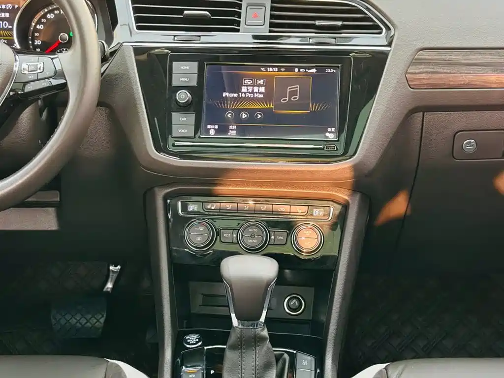 Volkswagen Tiguan L 2018 330TSI Automatic 2WD Luxury Edition фото 18
