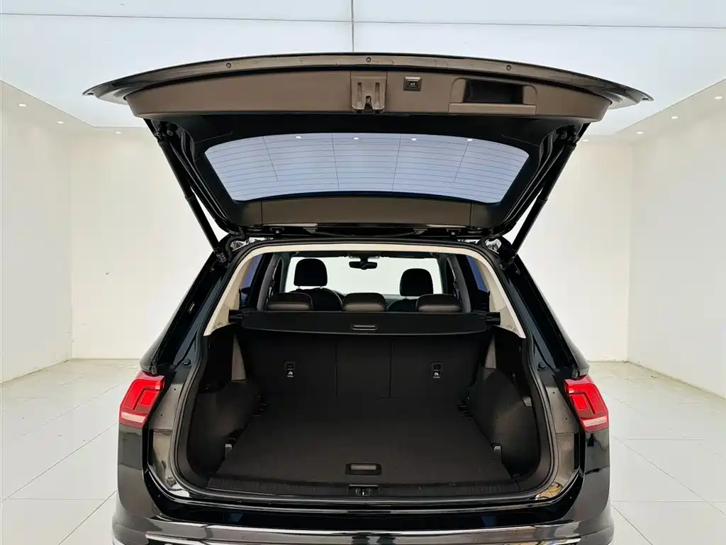 Volkswagen Tiguan L 2018 330TSI Automatic 2WD Luxury Edition фото 24