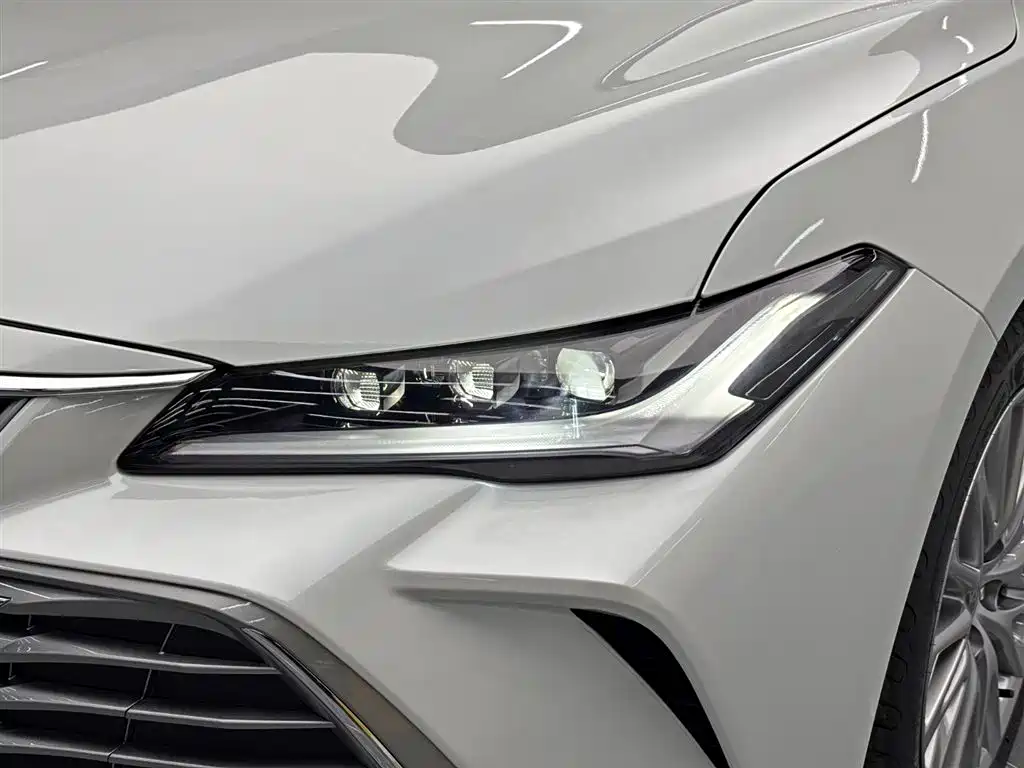 Toyota Avalon 2024 Model Hybrid 2.0L Prestige Edition фото 9