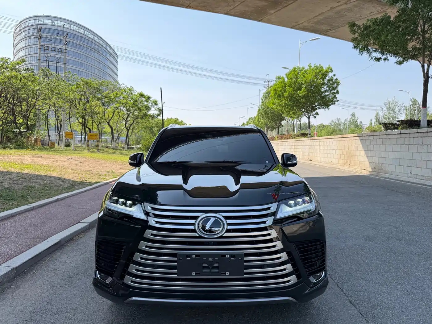 Lexus LX 2025 700h Boundary Edition фото 2