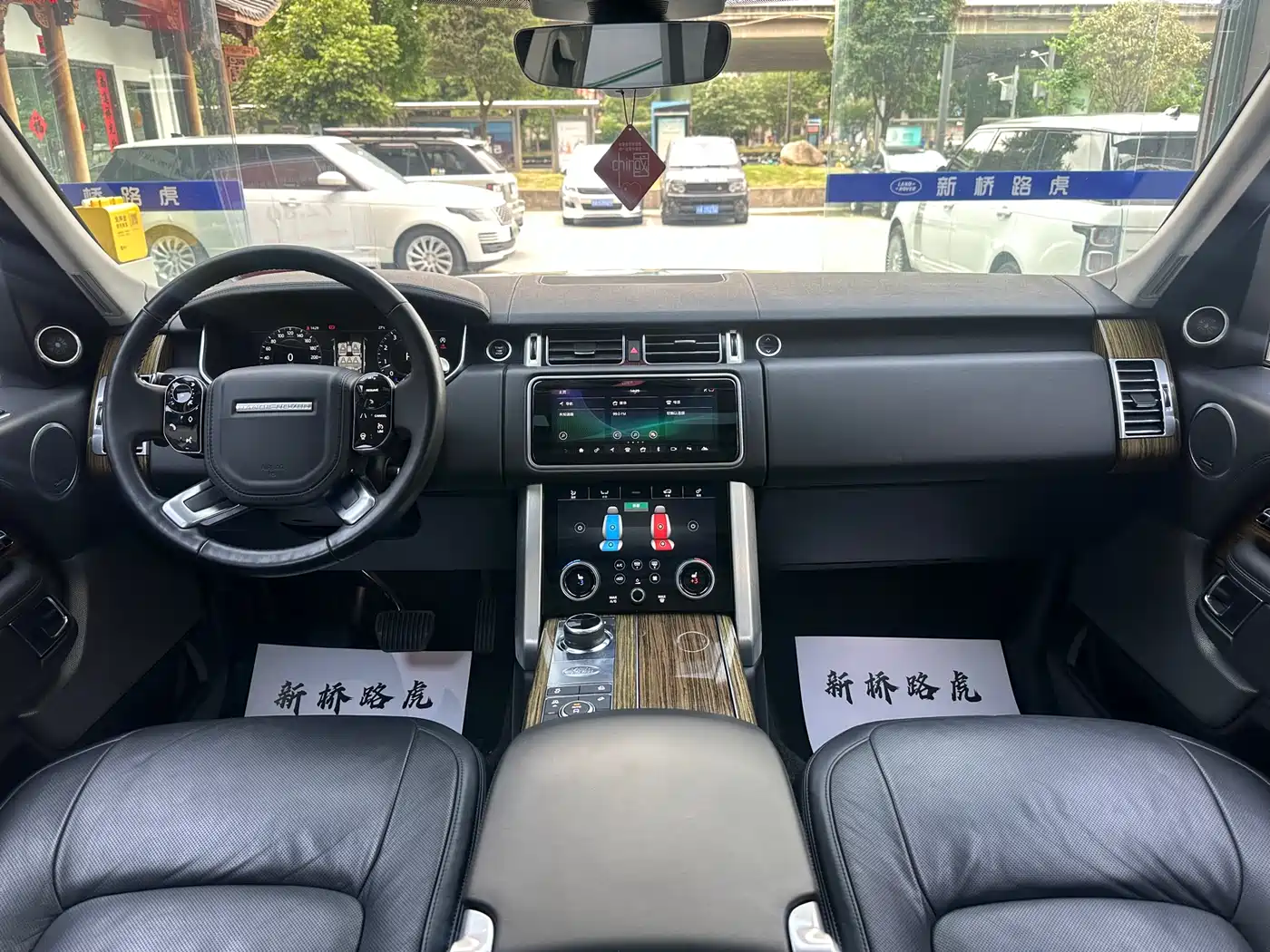 Land Rover Range Rover 2018 3.0 SC V6 Vogue SE Genesis Extended Edition фото 5