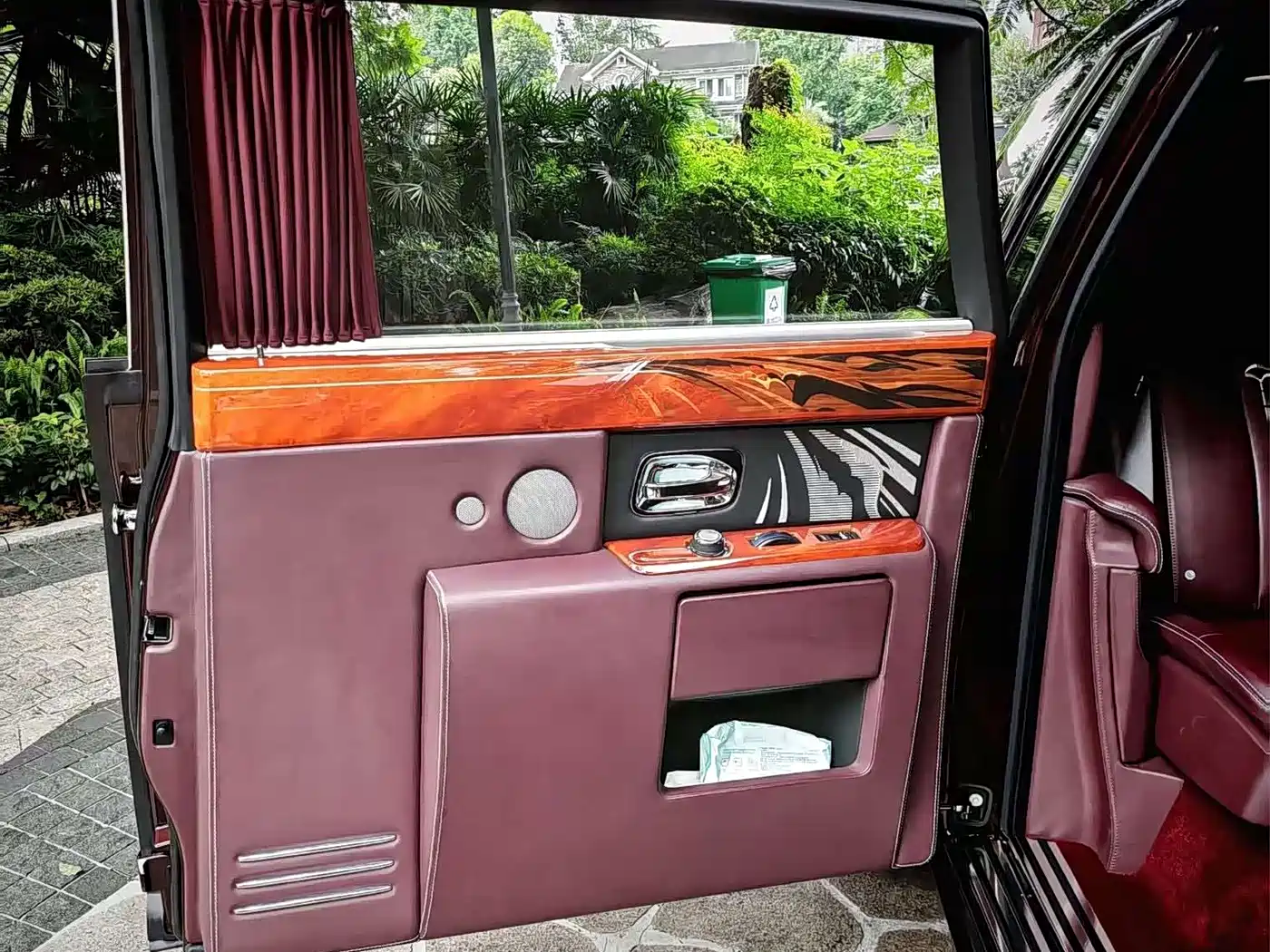 Rolls-Royce Phantom 2016 2013 6.7L Extended Wheelbase (EWB)