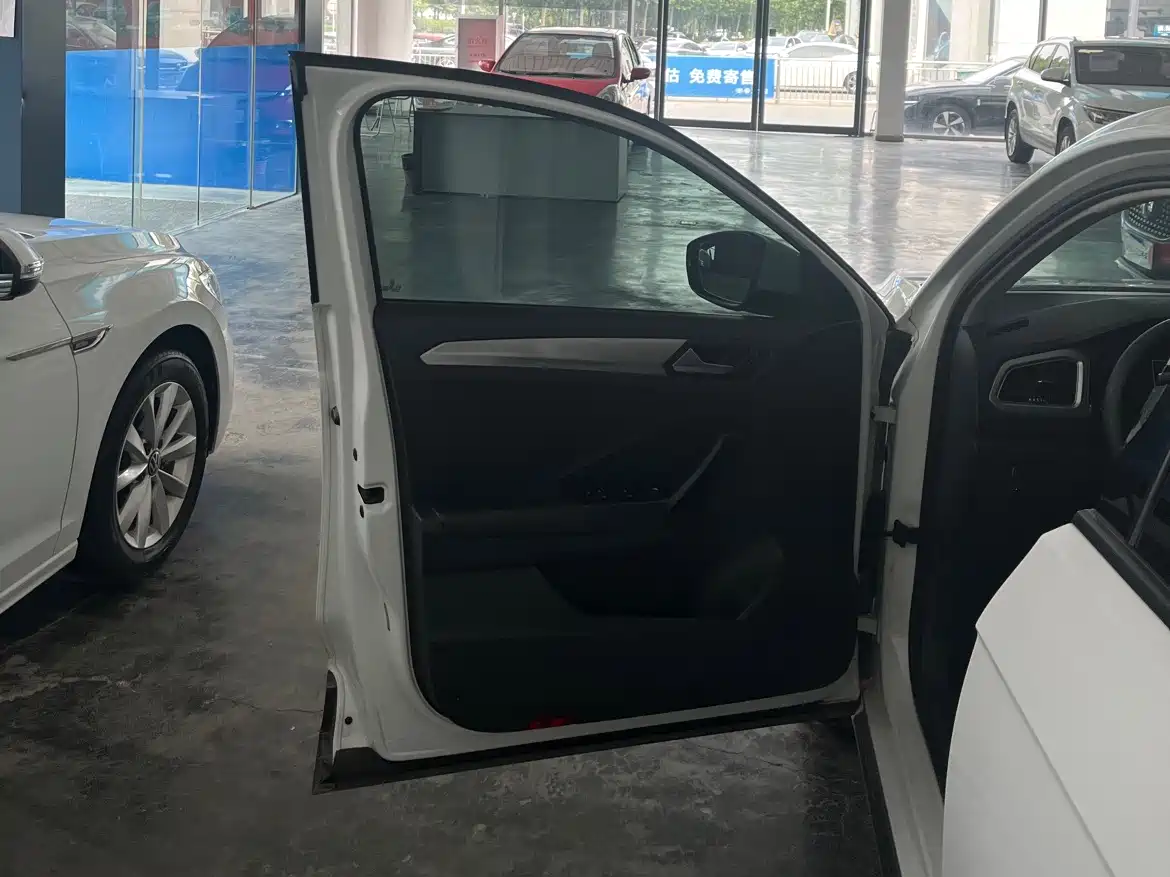 Volkswagen T-ROC 2020 280TSI DSG 2WD Progressive фото 7