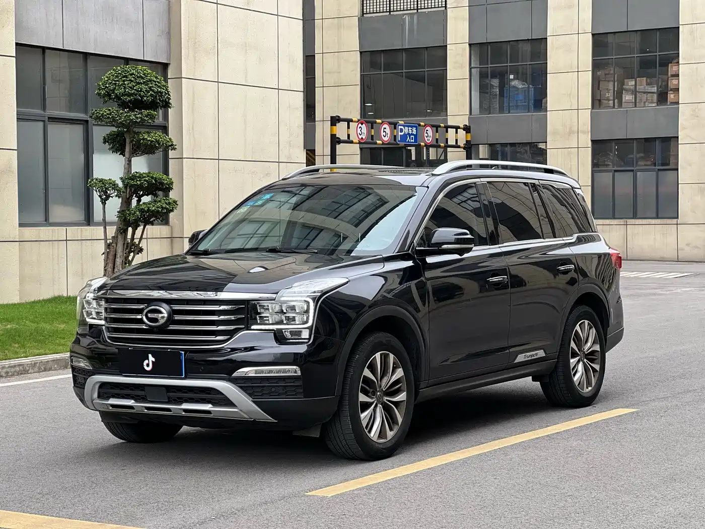 GAC Trumpchi Trumpchi GS8 2017 2017 320T 2WD Luxury Smart Connect (7-seater)