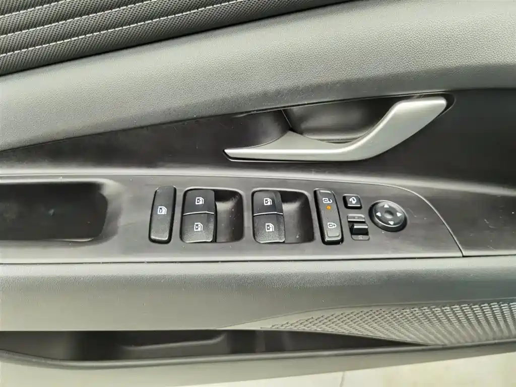 MODERN ELANTRA