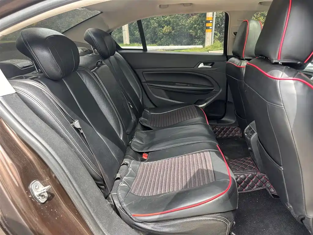 Peugeot 408 2015 Model 1.2T Automatic Luxury Edition фото 20