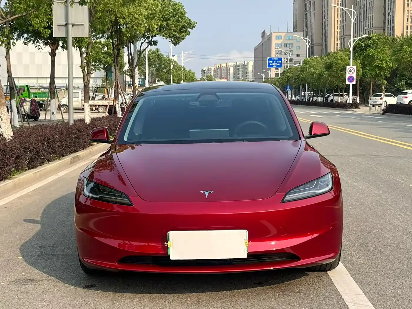 TESLA MODEL 3