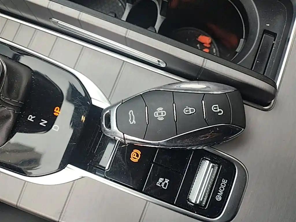 Hongqi HS7 PHEV 2024 2.0T PHEV AWD Qichang Edition 7-seater фото 9