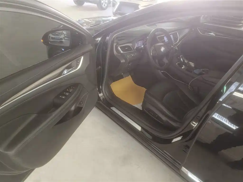 BUICK LACROSSE
