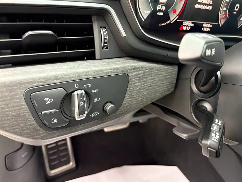 Audi A4L 2023 40 TFSI Luxury Sport фото 11