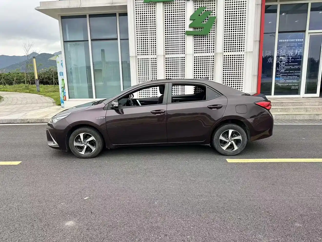 Toyota Levin 2017 Facelift Hybrid 1.8H GS E-CVT Elite Sunroof Edition China V фото 9