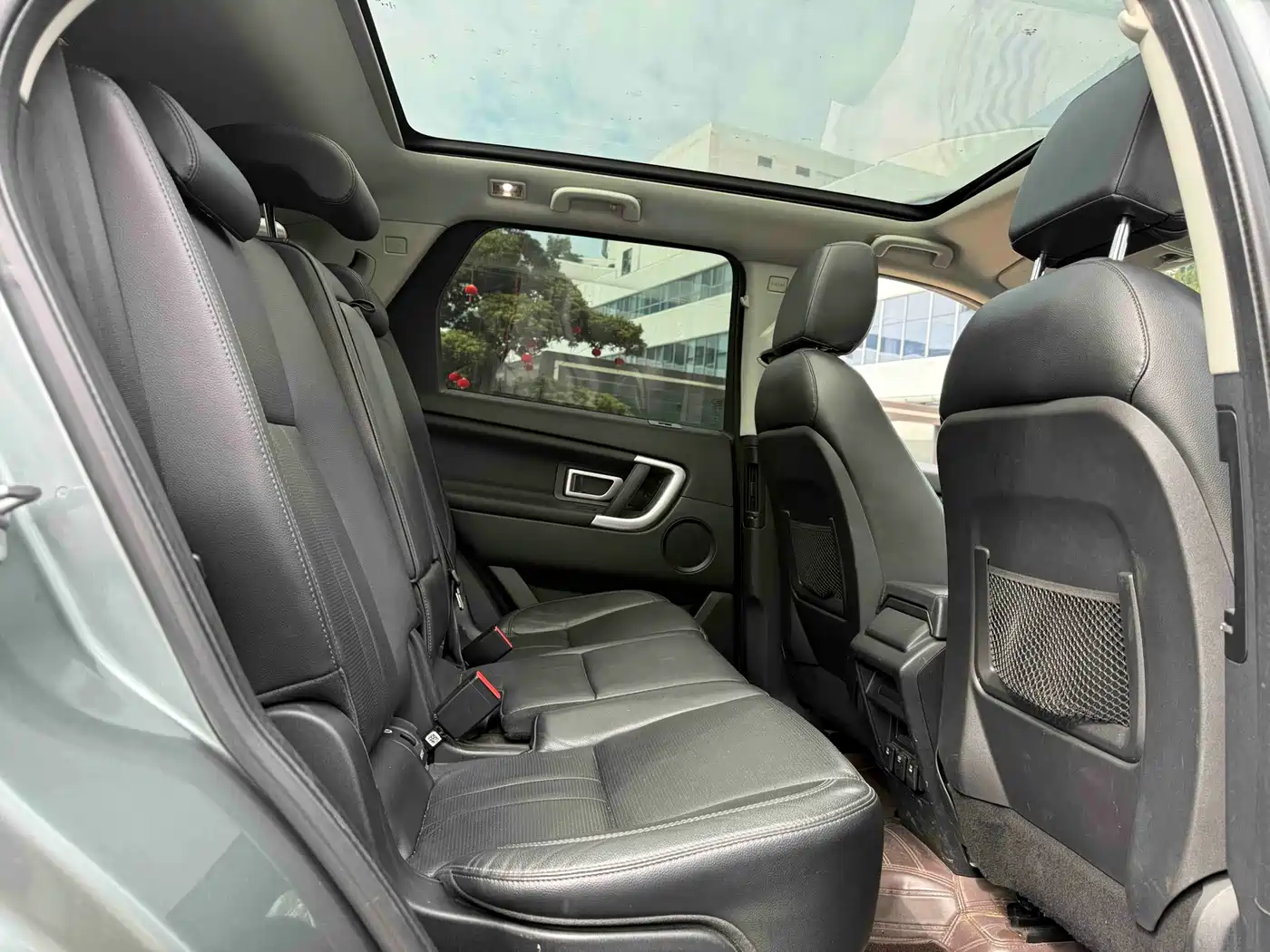 Land Rover Discovery Sport 2018 240PS HSE Edition фото 8
