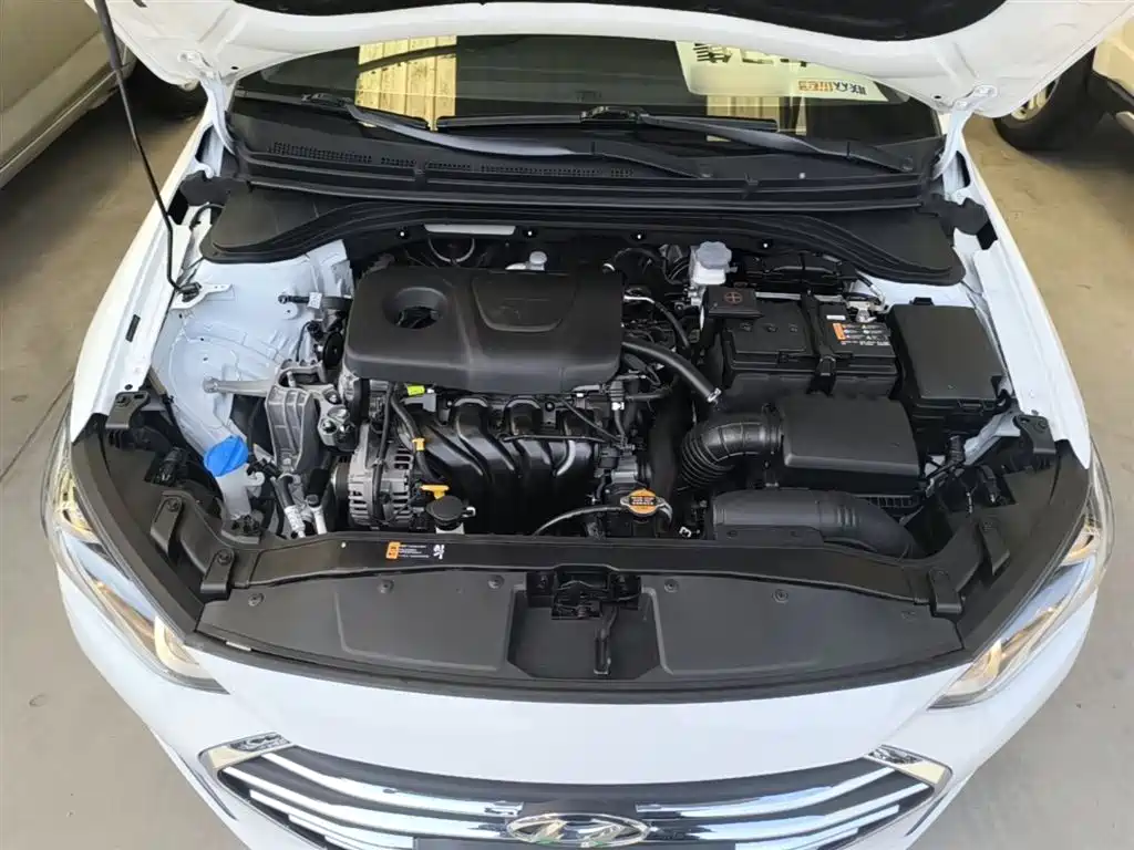 Hyundai Elantra 2016 Model 1.6L Automatic Smart Elite фото 20
