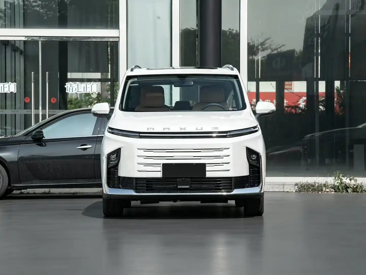 Фото 2 - Maxus Maxus G50 PHEV