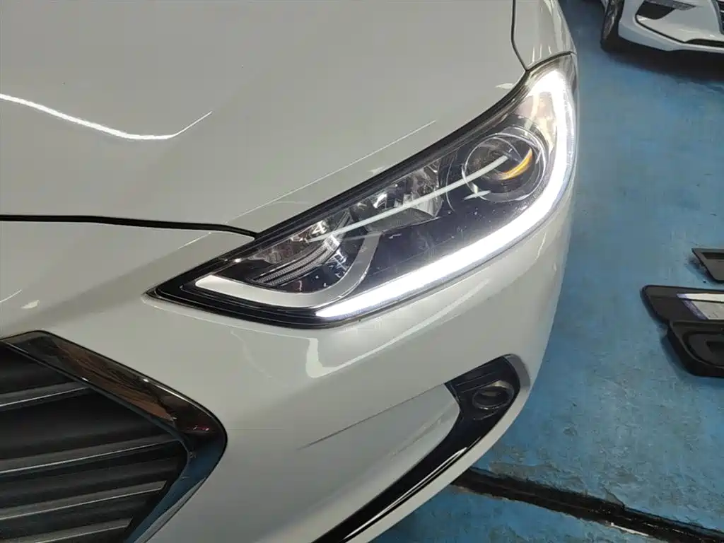 Hyundai Elantra 2016 Model 1.6L Automatic Smart Elite фото 24